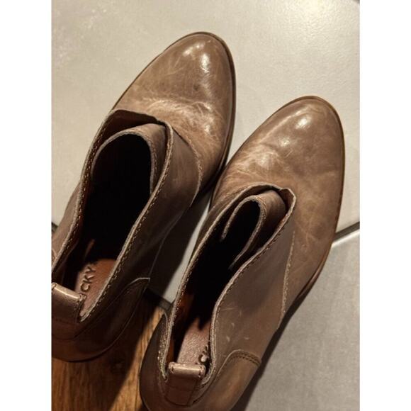 Lucky Brand womens sz 5.5 leather taupe slip on ankle boots bootie heeled shoe - Picture 10 of 11